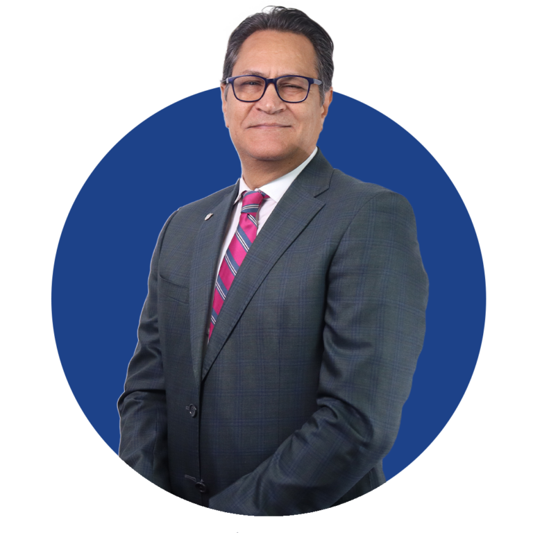 1. Luis Eduardo Rosario Gerente General