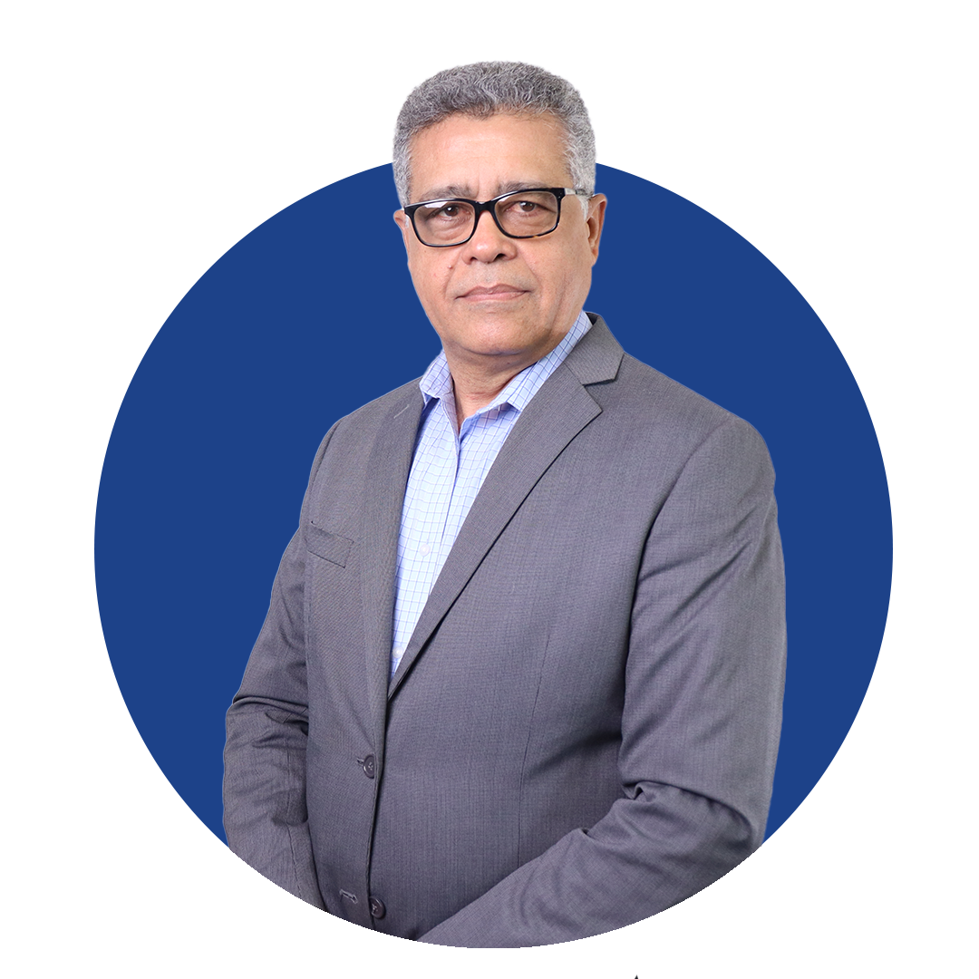 5. Freddy De Los Santos Gerente de Cumplimiento