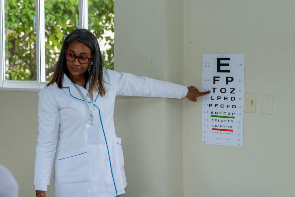 COOP-ASPIRE Lleva Bienestar Visual a San Pedro de Macorís con una Exitosa Jornada de Salud 4 3. Jornada Visual 1