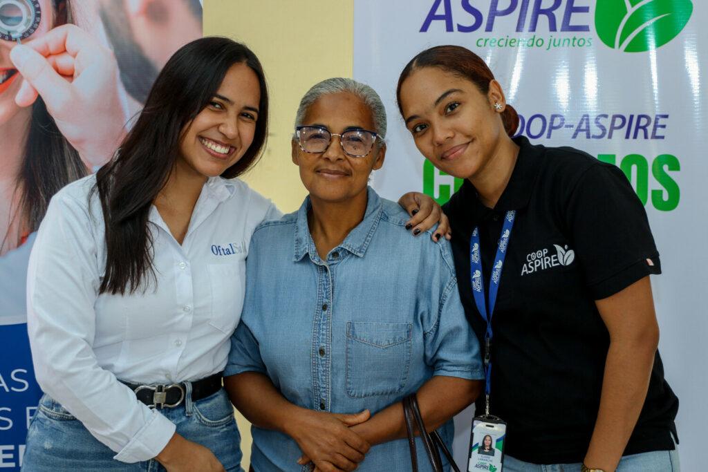 COOP-ASPIRE Lleva Bienestar Visual a San Pedro de Macorís con una Exitosa Jornada de Salud 5 3. Jornada Visual 4
