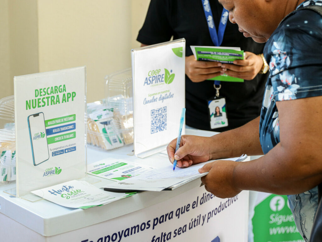 COOP-ASPIRE Lleva Bienestar Visual a San Pedro de Macorís con una Exitosa Jornada de Salud 6 3. Jornada Visual 8
