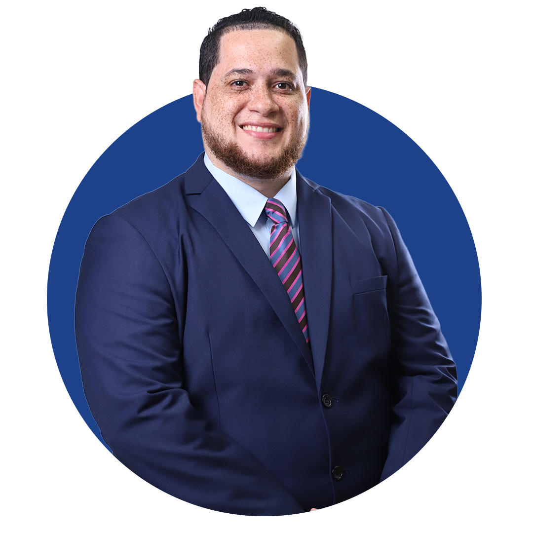 7. Miguel Cuevas Gerente de Credito